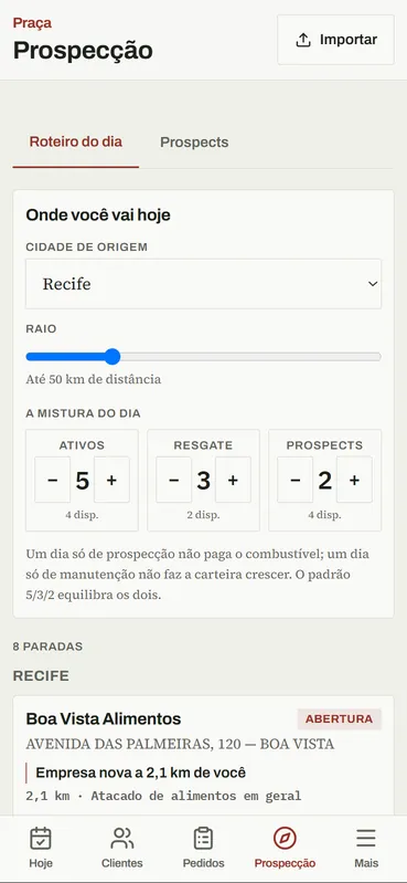 Montagem do roteiro do dia com cidade de origem, raio e mistura de visitas